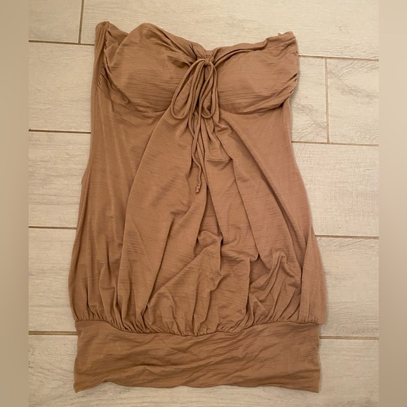 Women’s Size M Tan Strapless Top with Built in Bra Cups and Bow Detail at Front - Picture 2 of 7